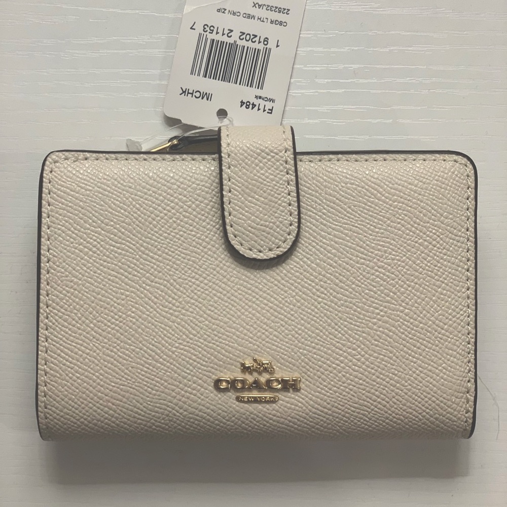Coach Crossgrain Leather Medium Corner Zip Wallet